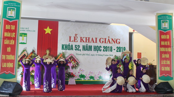 20180915 Khai giang k52 Van nghe chao mung 1