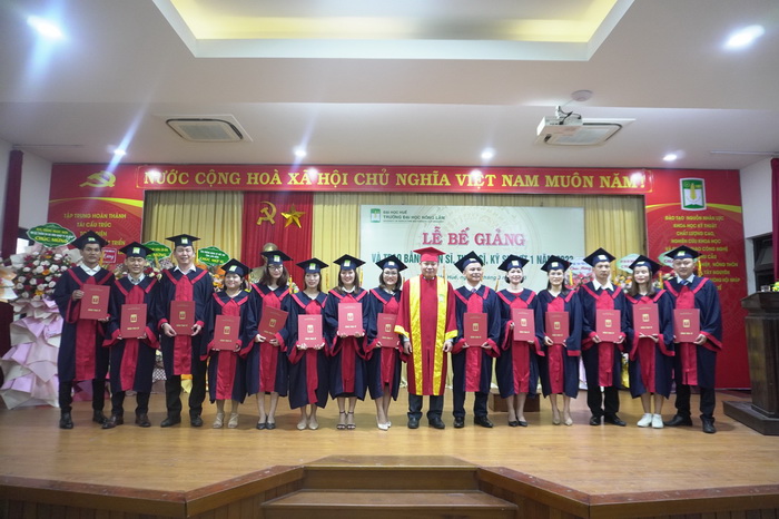 Closing ceremony and awarding for doctorate, master, and engineer degrees in the first phase in 2023