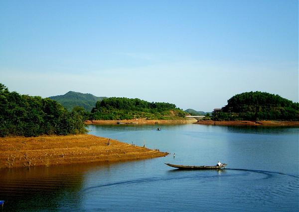 Study of species diversity and identify propagation techniques of some submerged species in Truoi resevoir, Phu Loc District, Thua Thien Hue province in response to climate change