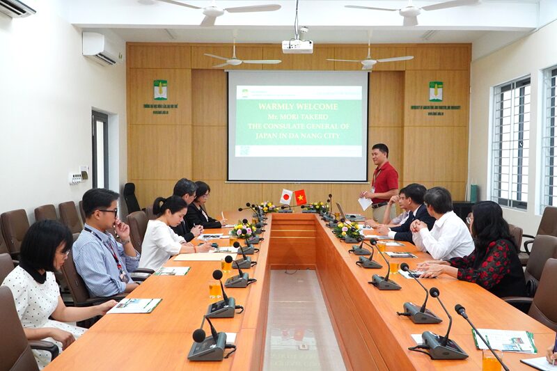 110526 Toan canh 1